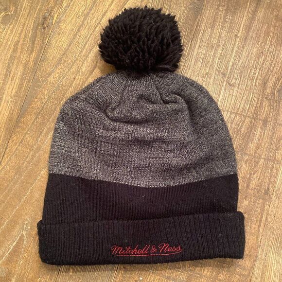 Cleveland Cavaliers Basketball Mitchell & Ness Cuffed Beanie Hat Cap OS - Picture 2 of 3